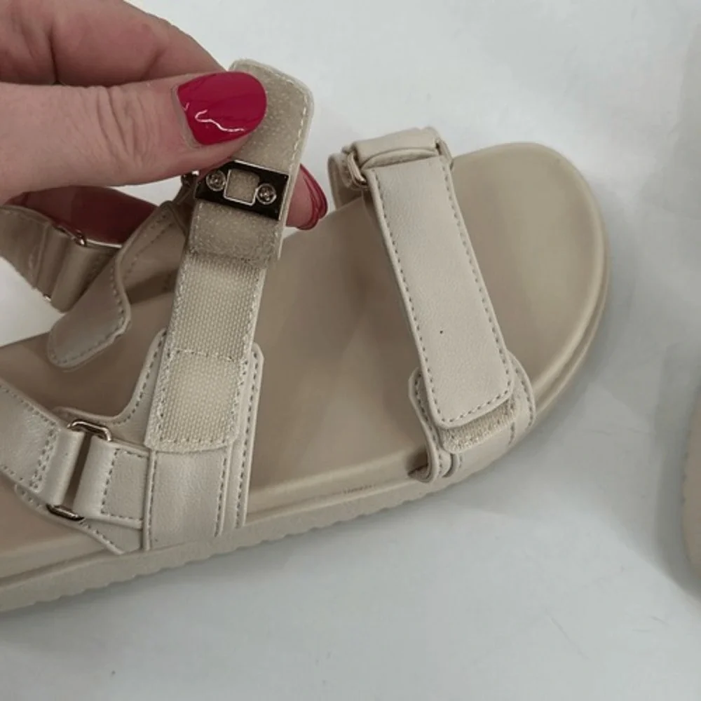 NWOT Steve Madden Mona Platform‎ Sandals Girls Size 2M Bone Strappy Slingback
